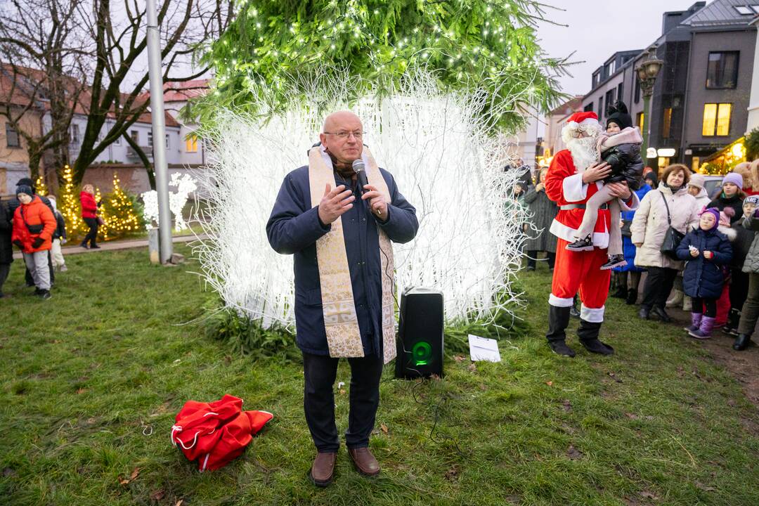 J.Šmitienės eglutės įžiebimas