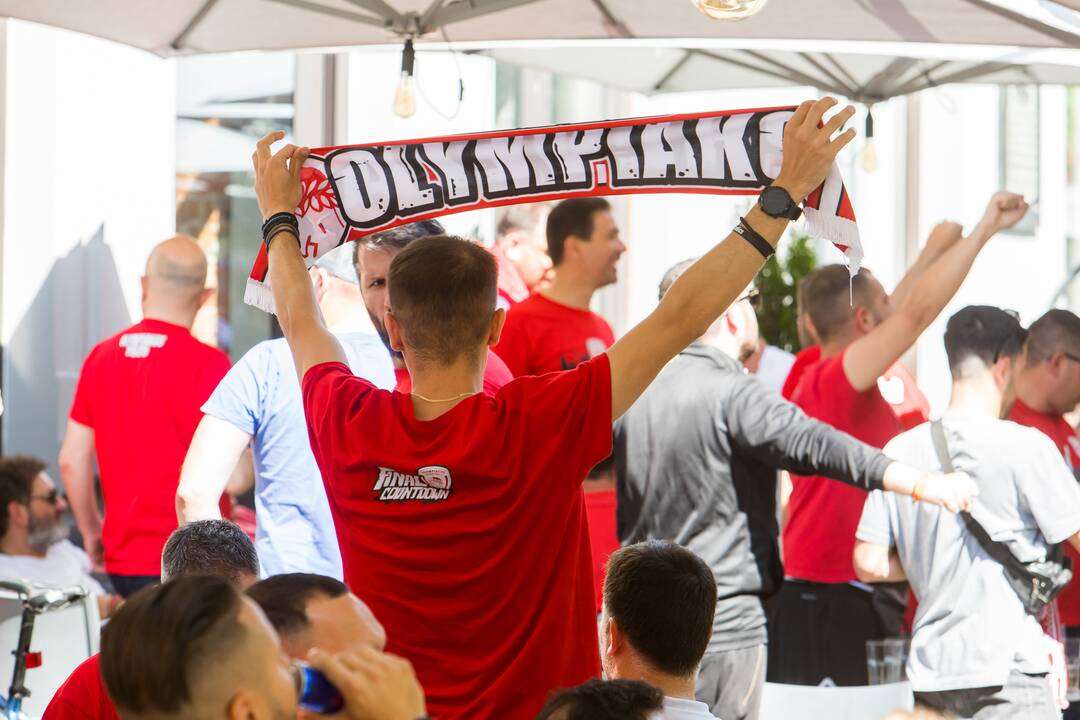Laisvės alėją užtvindė „Eurolygos“ sirgaliai: daugelis – už graikų „Olympiacos“ 