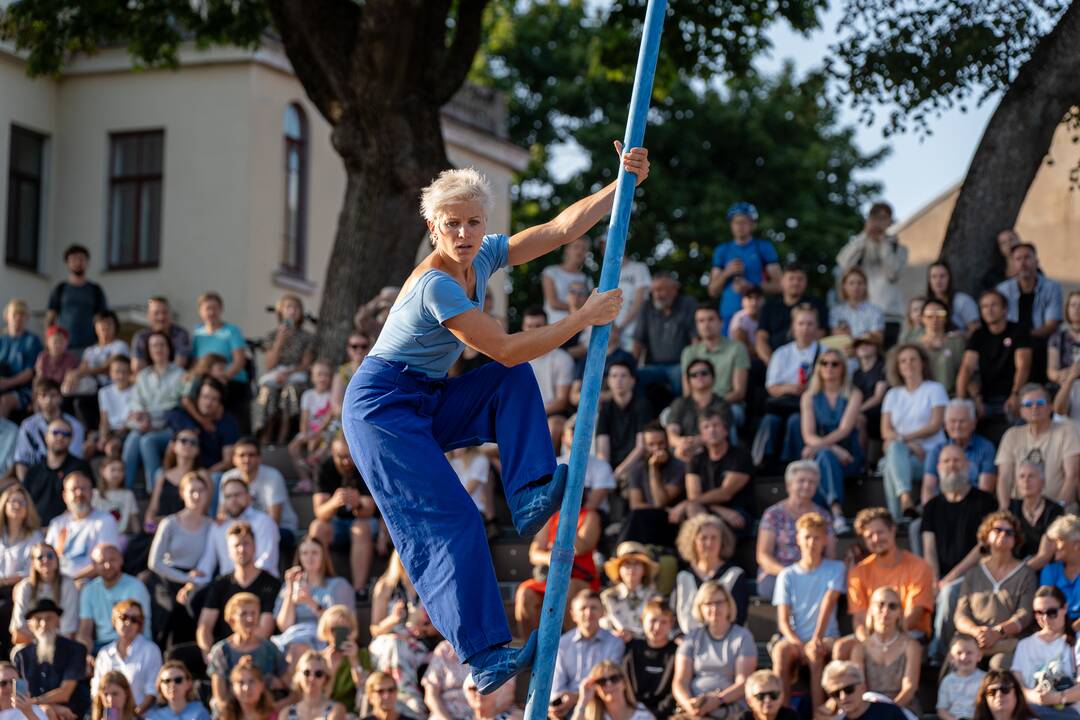 ConTempo 2024 | BLEU TENACE Rhizome / Chloé Moglia (Prancūzija)