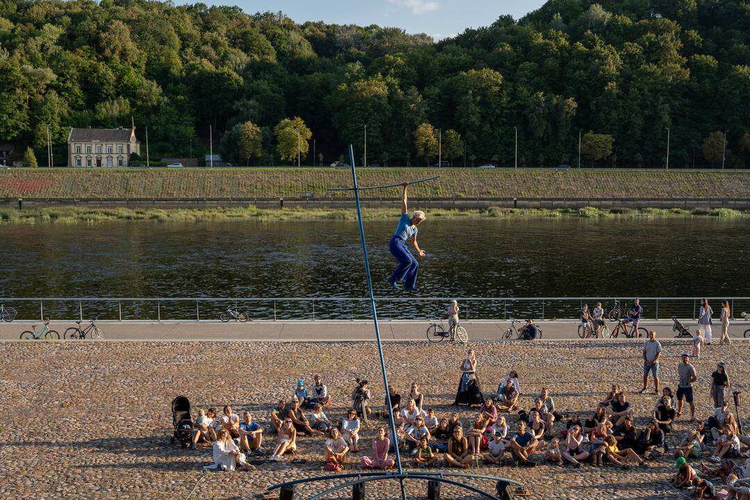 ConTempo 2024 | BLEU TENACE Rhizome / Chloé Moglia (Prancūzija)