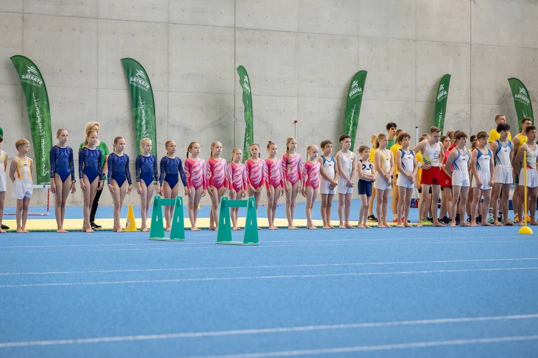 Prezidento Valdo Adamkaus lengvosios atletikos maniežo atidarymas