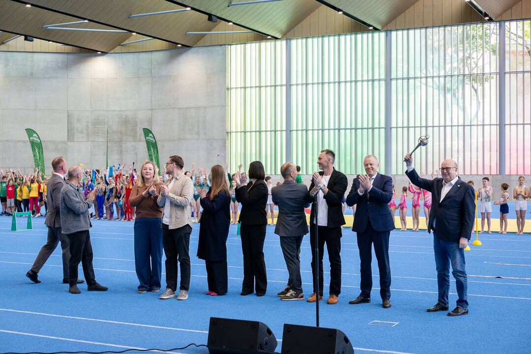 Prezidento Valdo Adamkaus lengvosios atletikos maniežo atidarymas