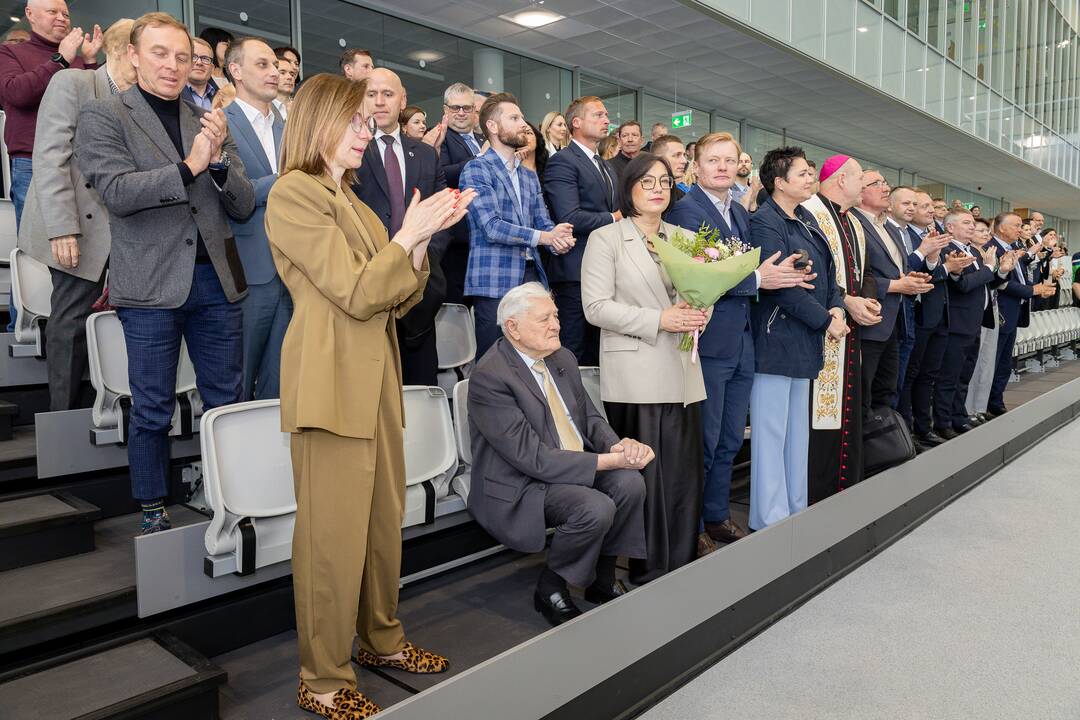 Prezidento Valdo Adamkaus lengvosios atletikos maniežo atidarymas