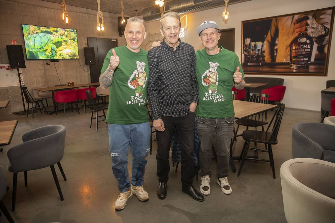 Broliai Maciai švenčia gimtadienį