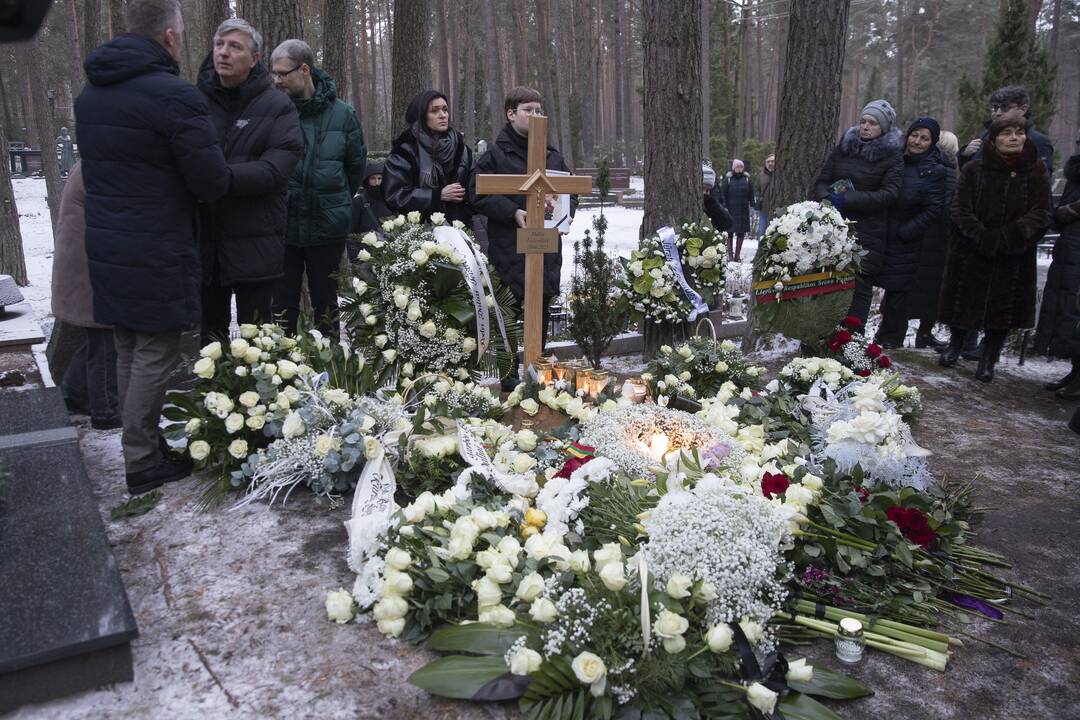 D. Teišerskytės laidotuvės Petrašiunų kapinėse