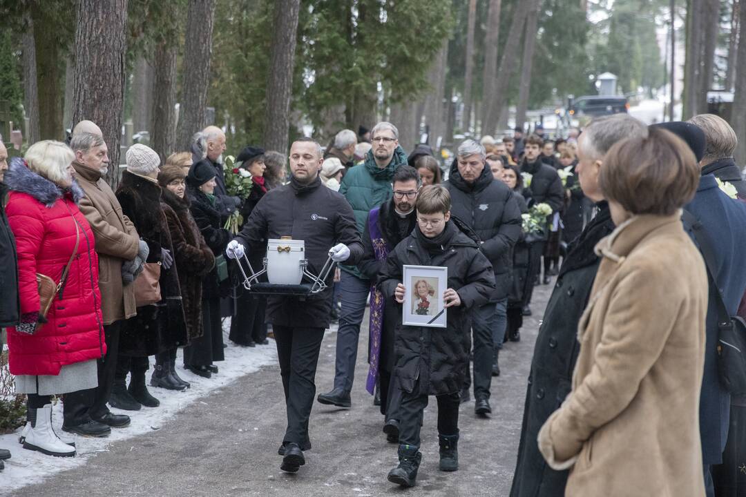 D. Teišerskytės laidotuvės Petrašiunų kapinėse