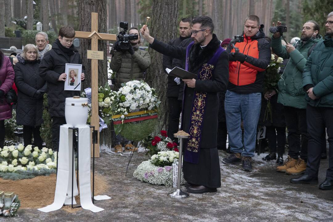 D. Teišerskytės laidotuvės Petrašiunų kapinėse