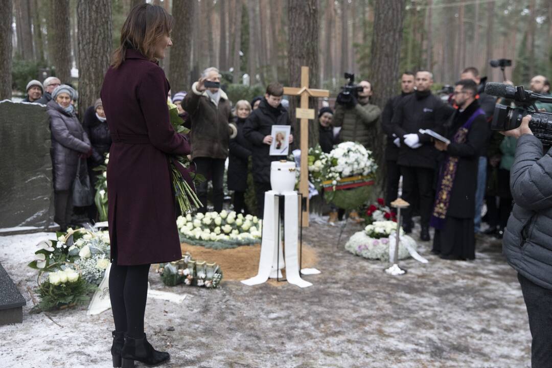 D. Teišerskytės laidotuvės Petrašiunų kapinėse