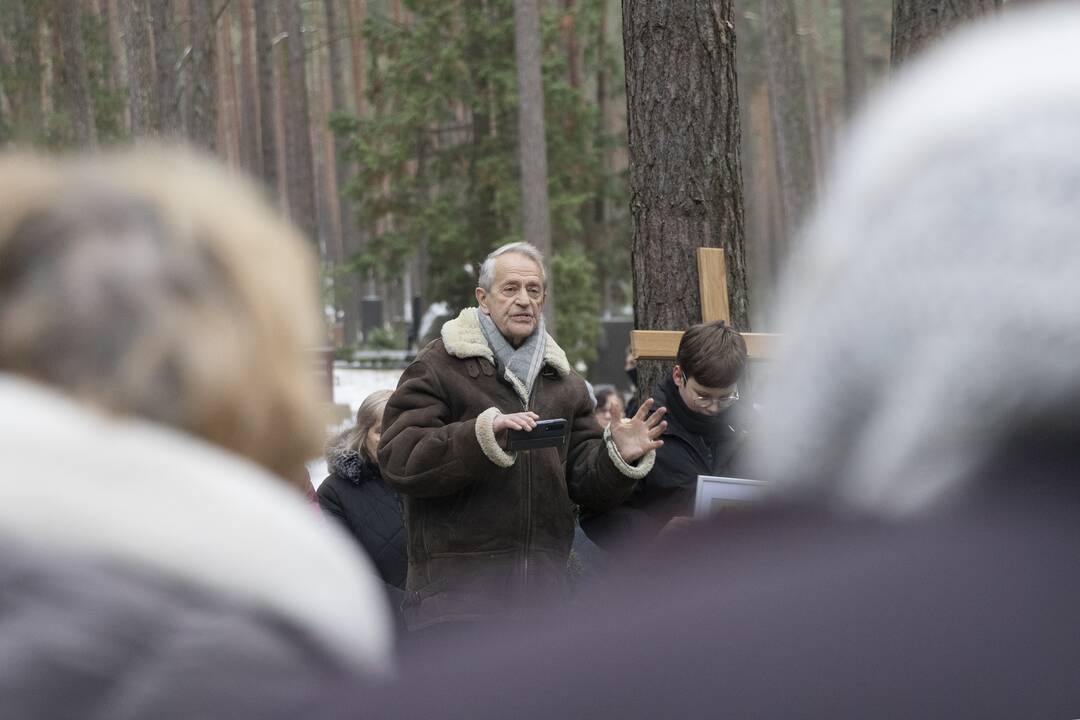 D. Teišerskytės laidotuvės Petrašiunų kapinėse
