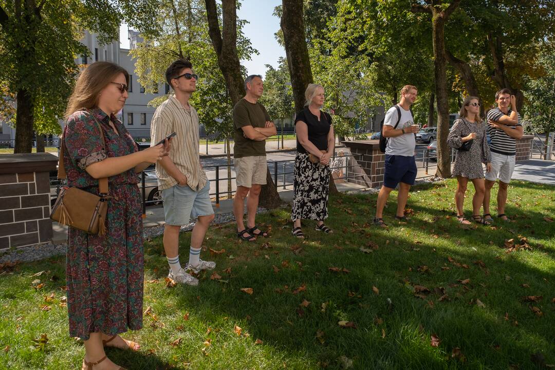 Ekskursija "Gyvi namai" pakvietė į Kauno menininkų namus