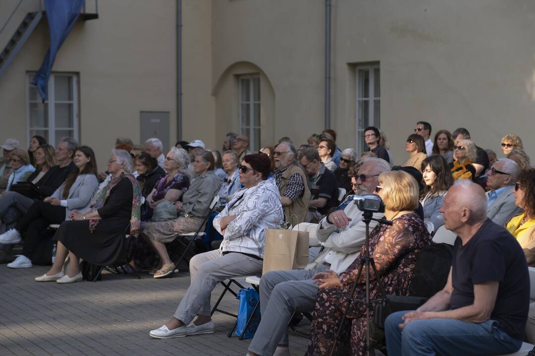 Kaune vainikuotas "Poezijos pavasario" laureatas