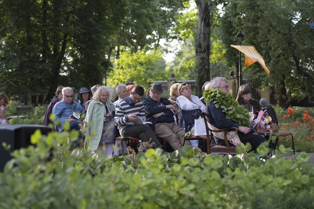 Kaune vainikuotas "Poezijos pavasario" laureatas