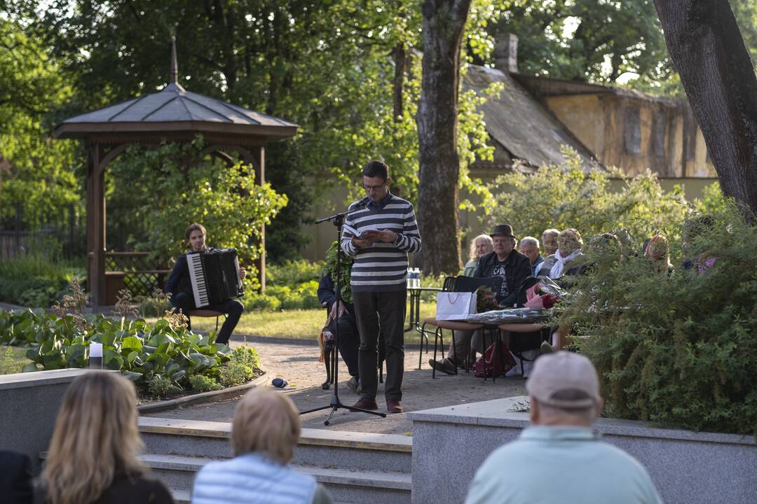 Kaune vainikuotas "Poezijos pavasario" laureatas