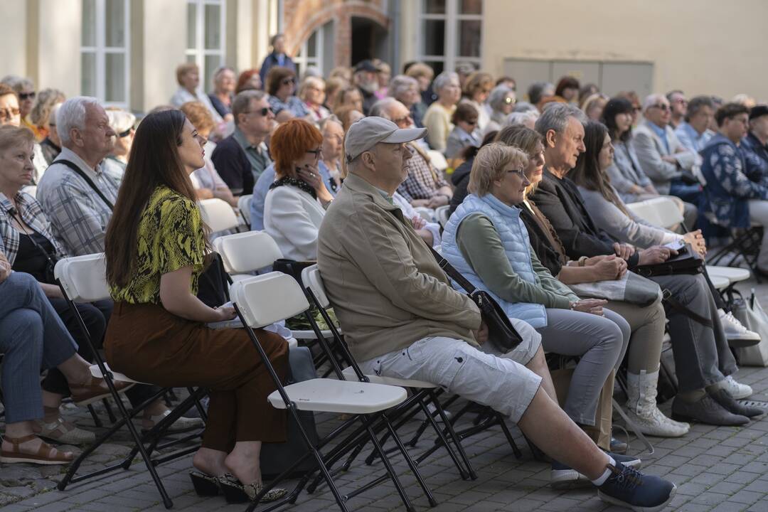 Kaune vainikuotas "Poezijos pavasario" laureatas