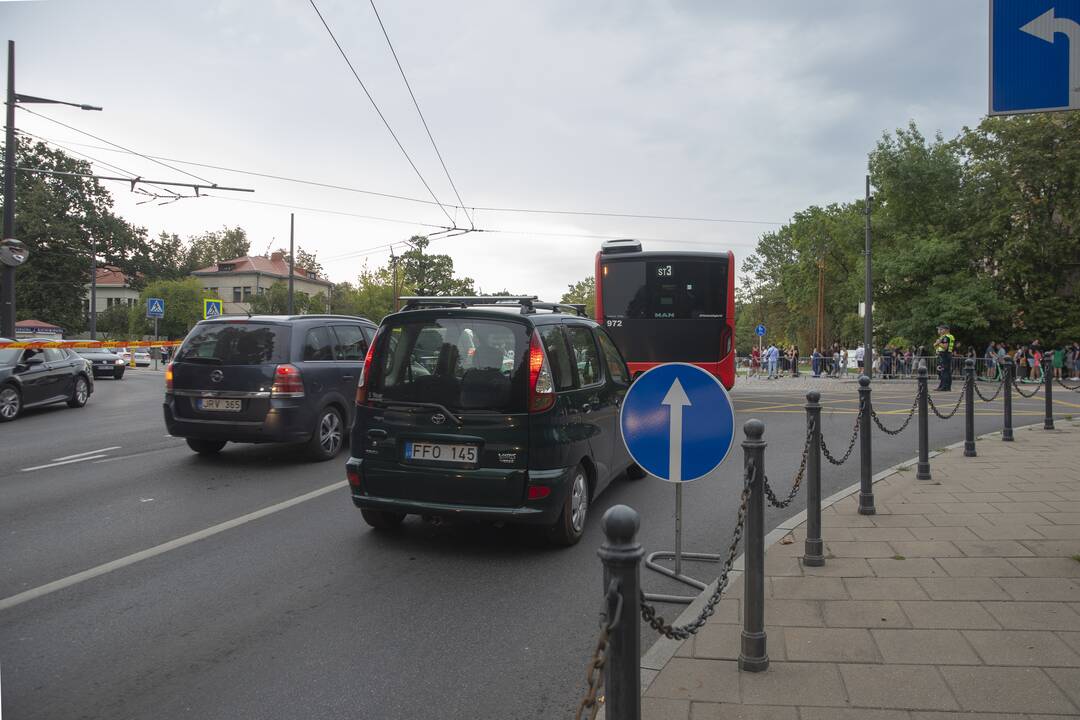 Žmonės plūsta į SEL'o koncertą