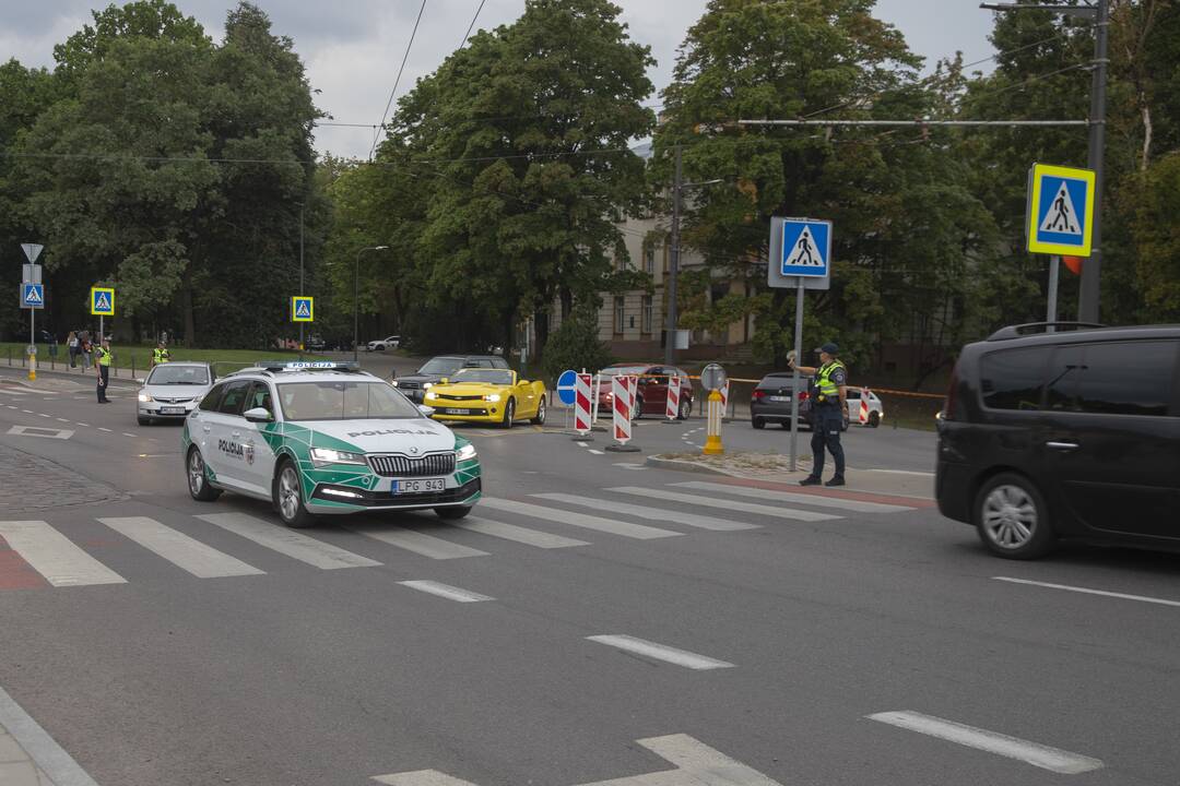 Žmonės plūsta į SEL'o koncertą