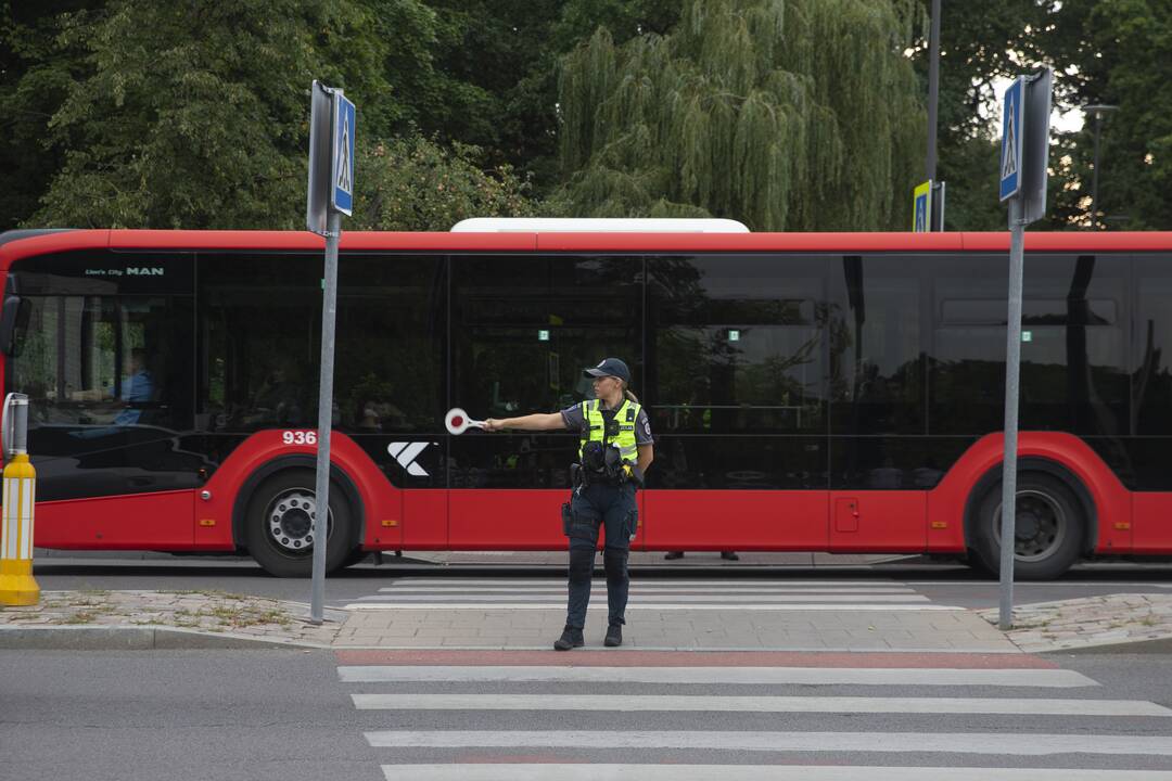 Žmonės plūsta į SEL'o koncertą