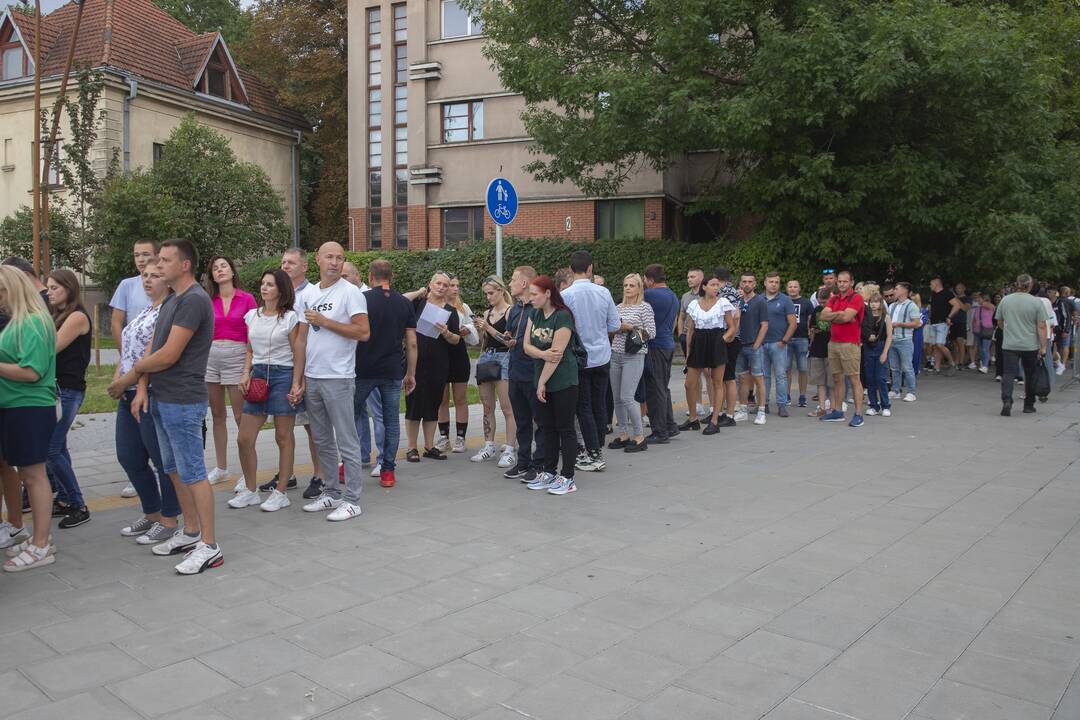 Žmonės plūsta į SEL'o koncertą