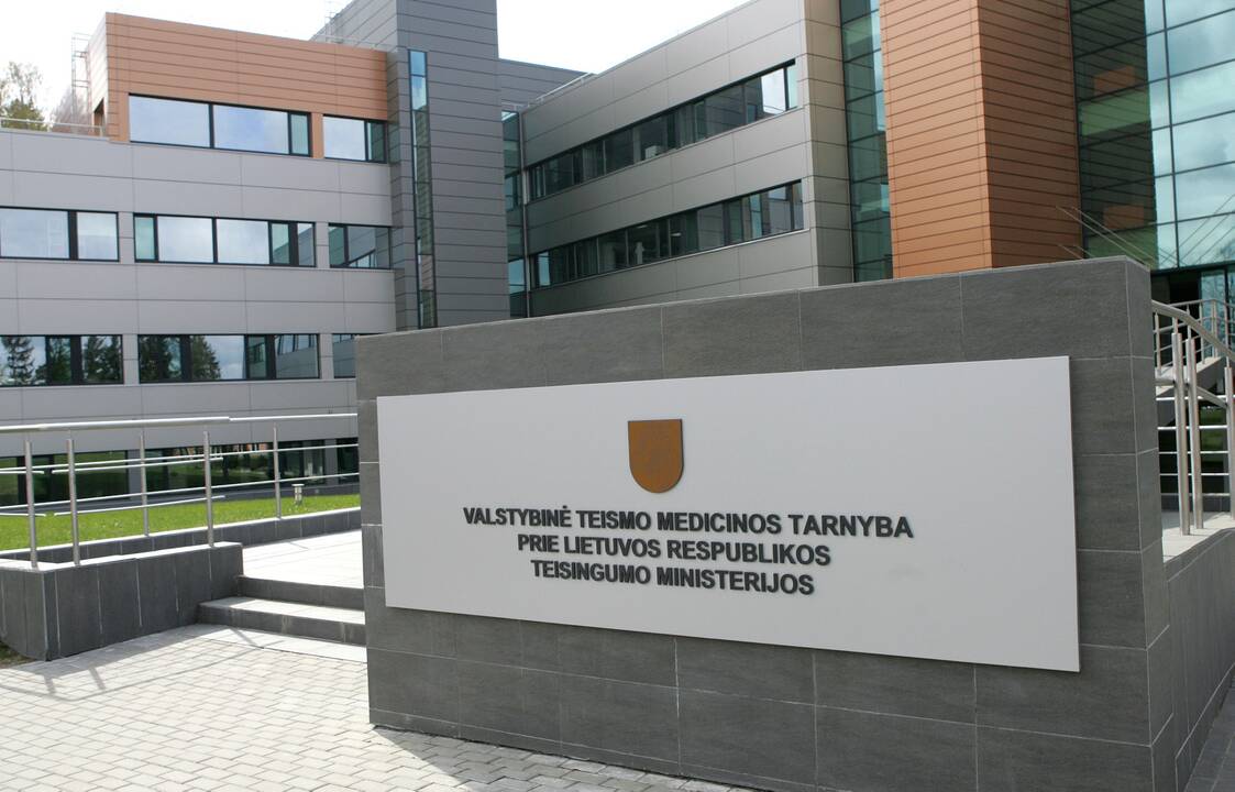 Teismo medicinos ekspertai įtraukti į trūkstamų profesijų sąrašą