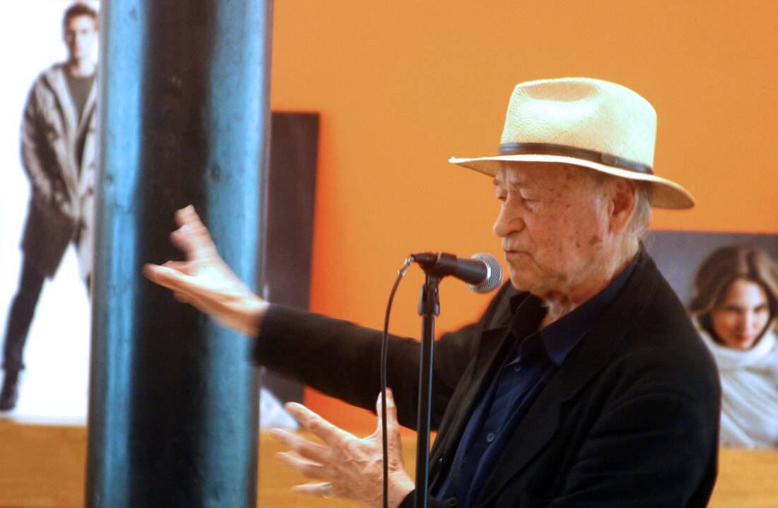 1922 m. Biržų rajone gimė poetas, kinematografininkas Jonas Mekas