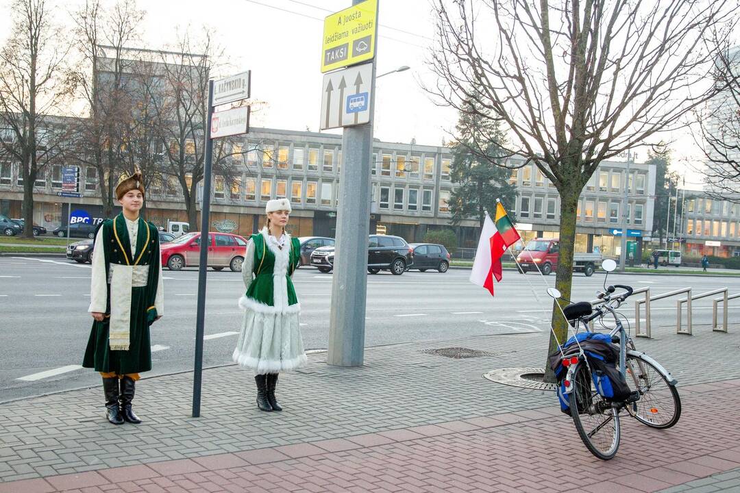 Atidengta L. Kačynskio vardo gatvės lentelė