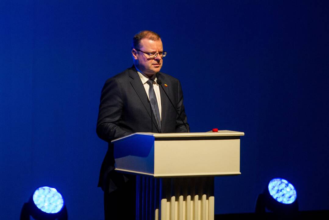Paaiškėjo, kodėl S. Skvernelis atostogauja: jam atlikta akių operacija