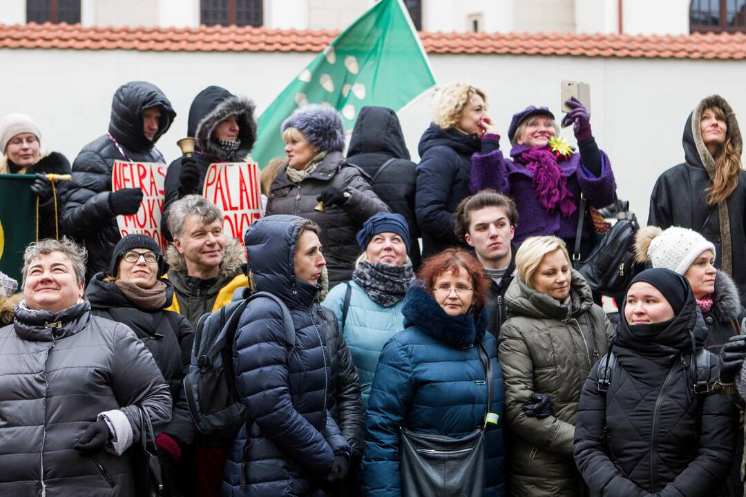 Mokytojai stabdo daugiau nei mėnesį trukusį streiką