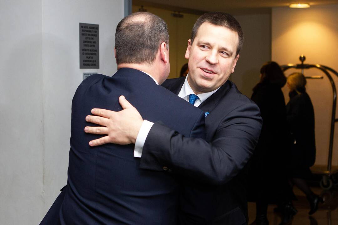 Estijos premjeras J. Ratas Vilniuje susitinka su S. Skverneliu