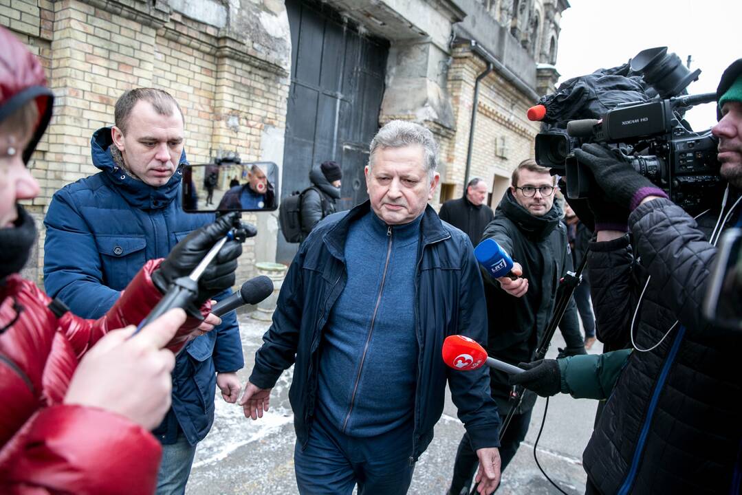 Apeliacinio teismo verdiktas buvusio šio teismo teisėjo V. Bavėjano byloje nukeltas