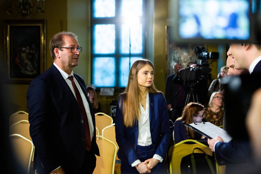 Partijų spaudos konferencijos