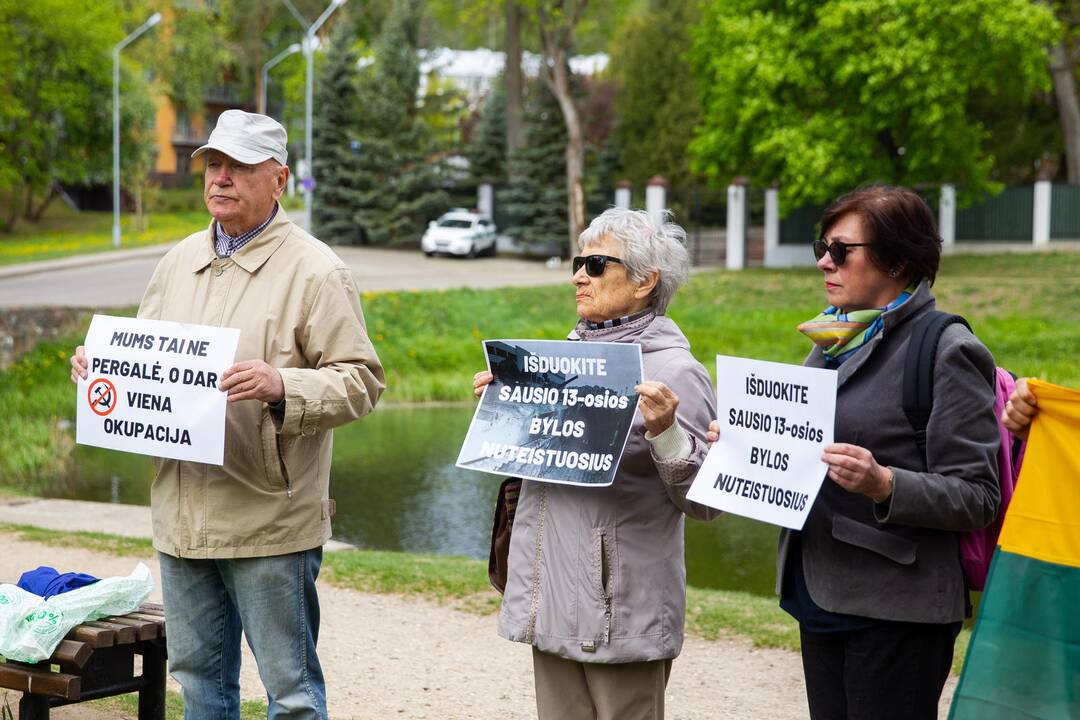 Konservatorių mitingas prie rusų ambasados