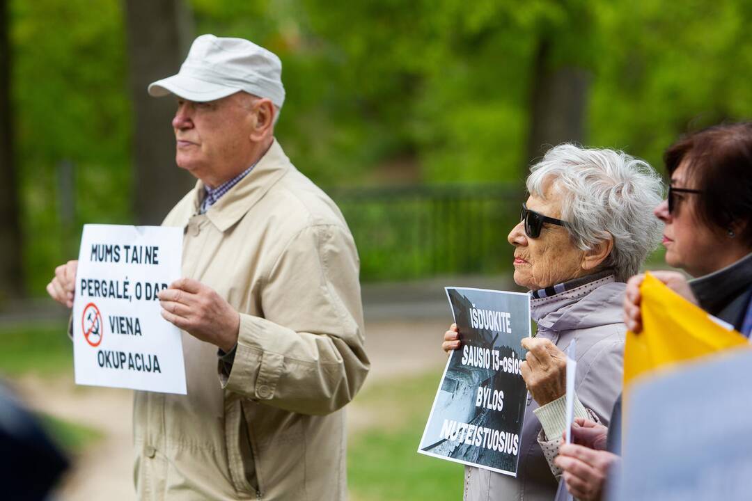 Konservatorių mitingas prie rusų ambasados