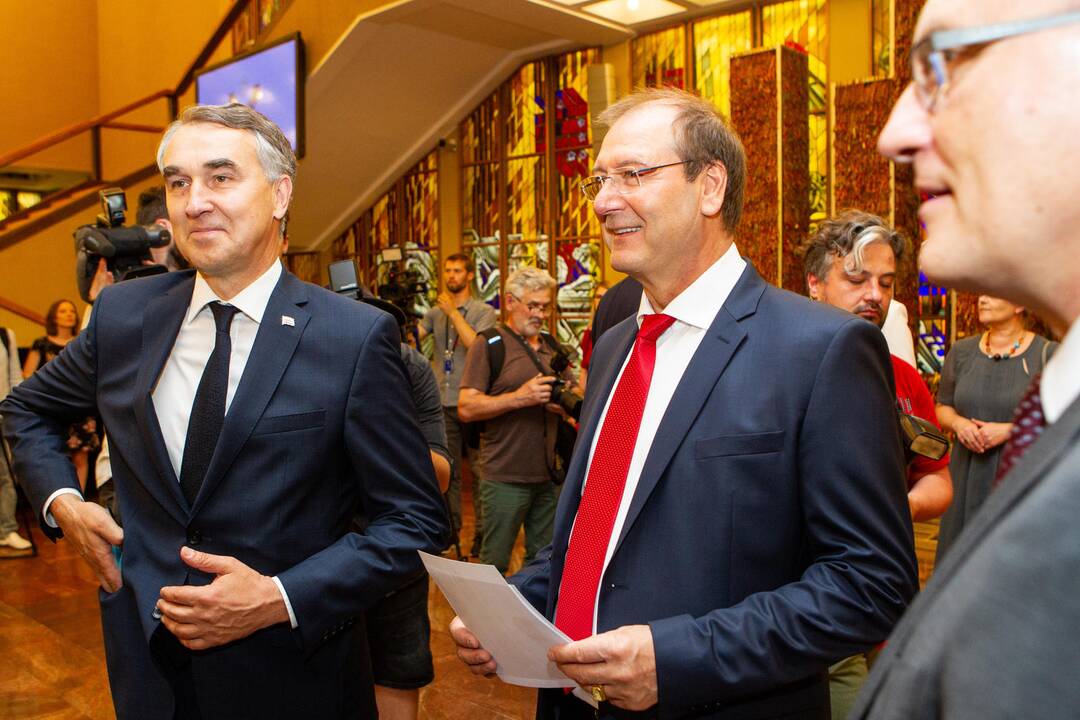 Pažymėjimus gavo naujieji europarlamentarai