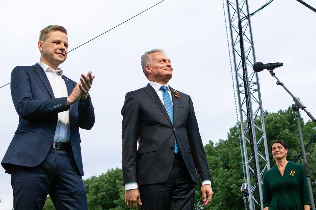 Lukiškių aikštėje giedamas Lietuvos himnas