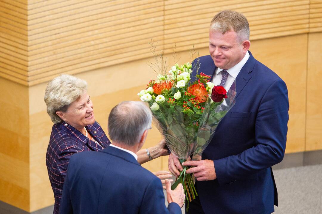 Prisiekė trys nauji ministrai