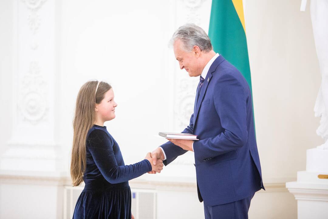 Konstitucijos egzamino nugalėtojų apdovanojimai