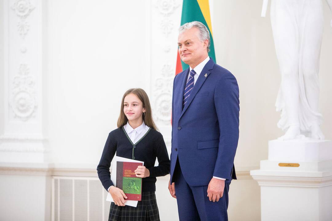 Konstitucijos egzamino nugalėtojų apdovanojimai