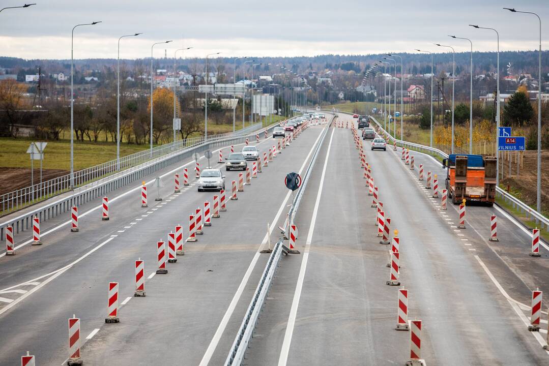 Kitų metų biudžete siūloma rasti lėšų keliui Vilnius-Utena