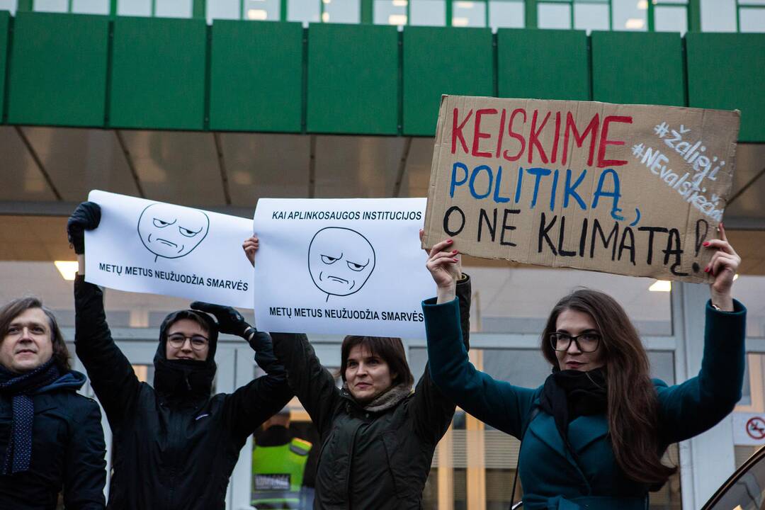 Piketas prie „Grigeo“ būstinės 