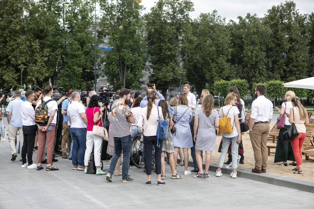 Lukiškių aikštėje atidarytas paplūdimys