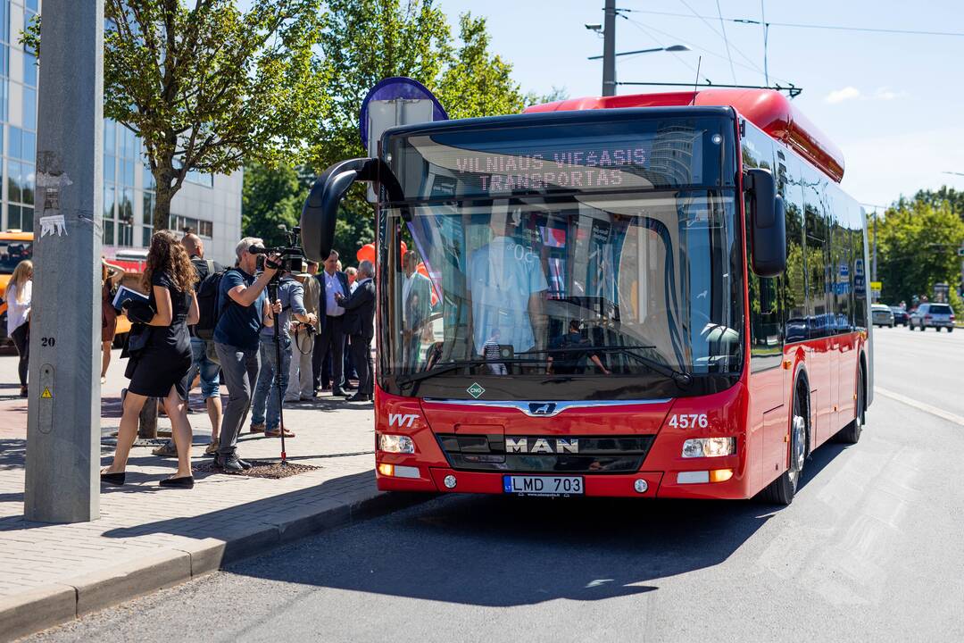 Pristatyti nauji Vilniaus autobusai