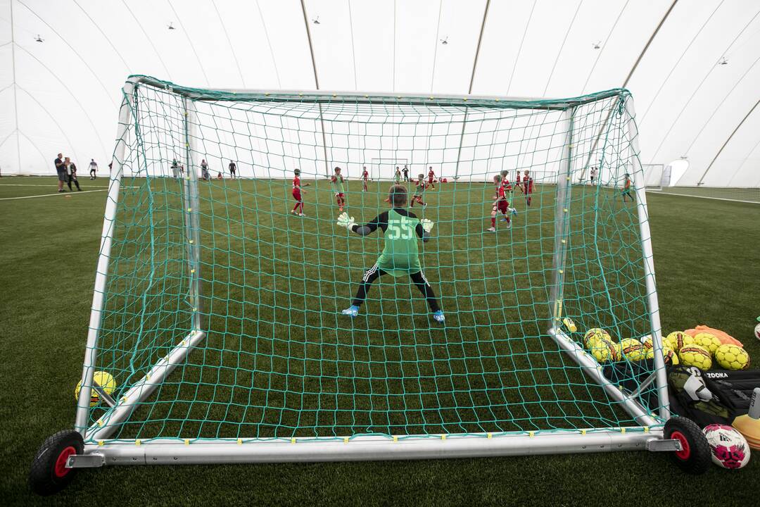 Pilaitės dengto futbolo maniežo atidarymas