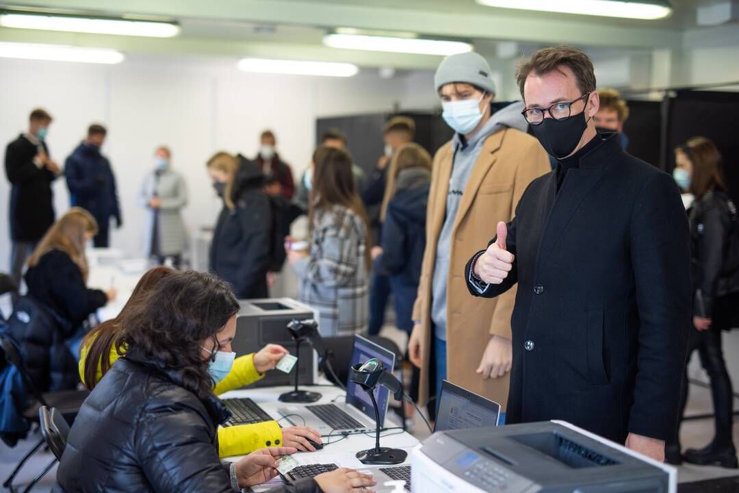 Išankstinis balsavimas: balsuoja partijų lyderiai