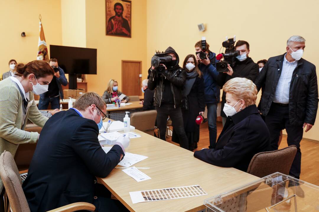 Iš anksto balsavo D. Grybauskaitė