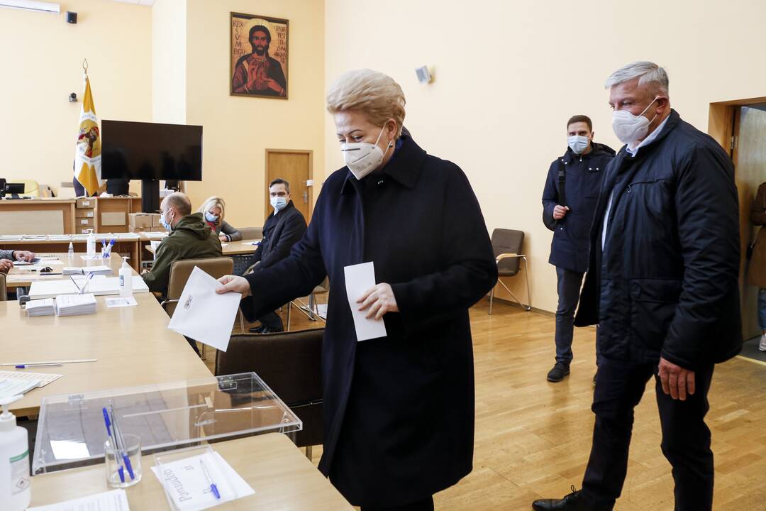 Iš anksto balsavo D. Grybauskaitė