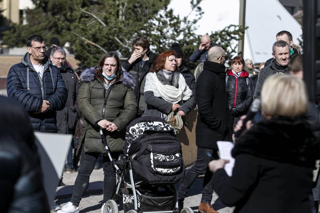 Protestas prieš vakcinas ir karantiną prie Seimo