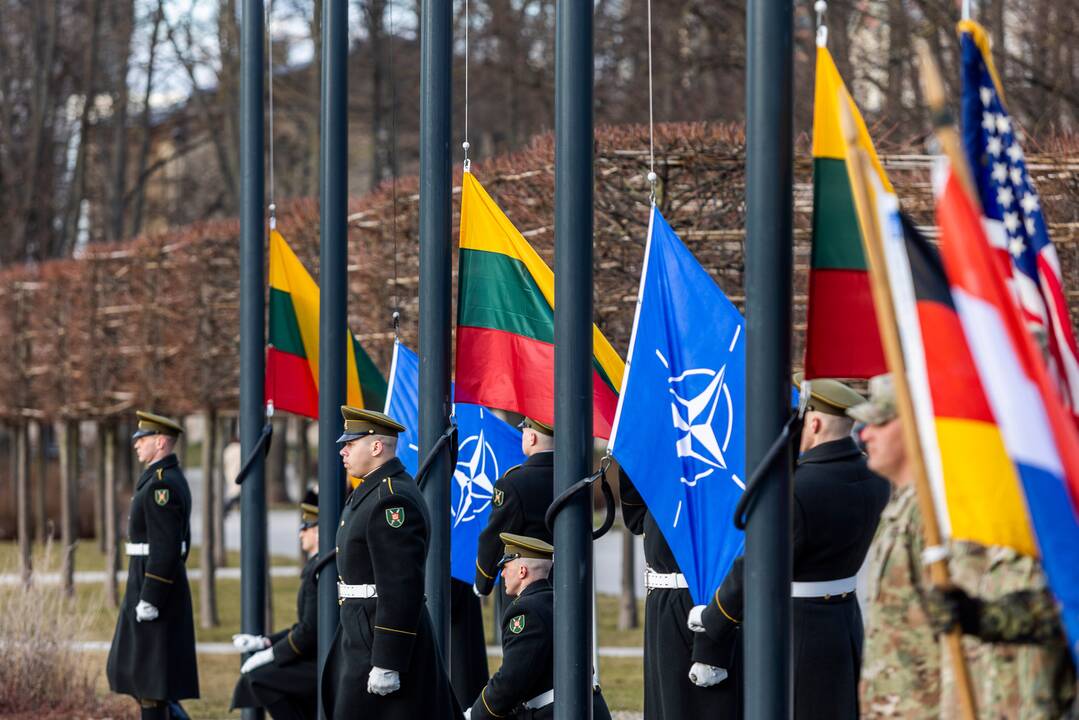 Žeria kritiką dėl kosminių kainų: pripažįsta – rizikos permokėti už NATO susitikimo paslaugas yra