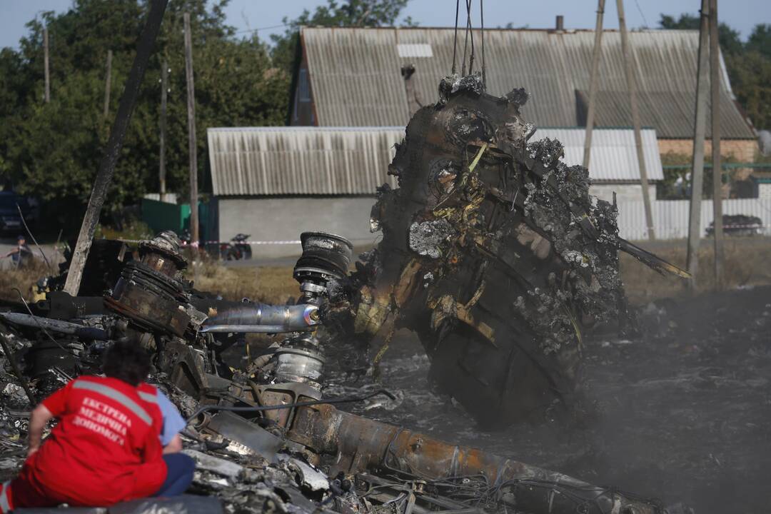 Nyderlandų tyrėjai atpažino dar 21 Malaizijos lainerio katastrofos auką