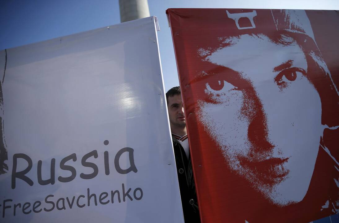 Lietuva ir dar keturios šalys siūlo ES sudaryti „Savčenko sąrašą“