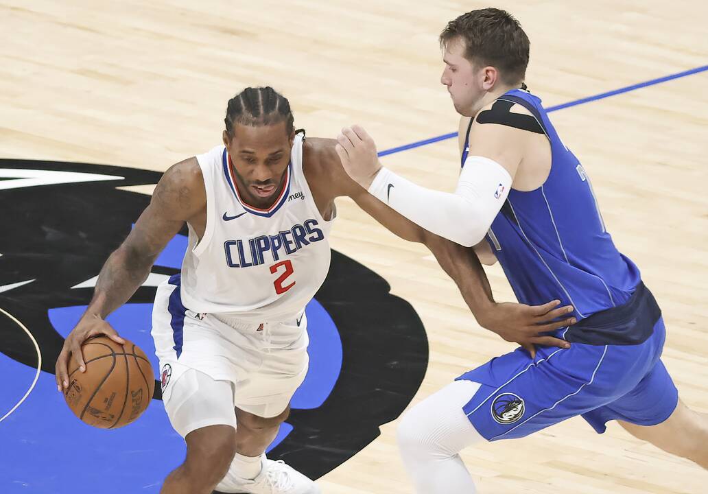 K. Leonardo šou išplėšė „Clippers“ septintas serijos rungtynes